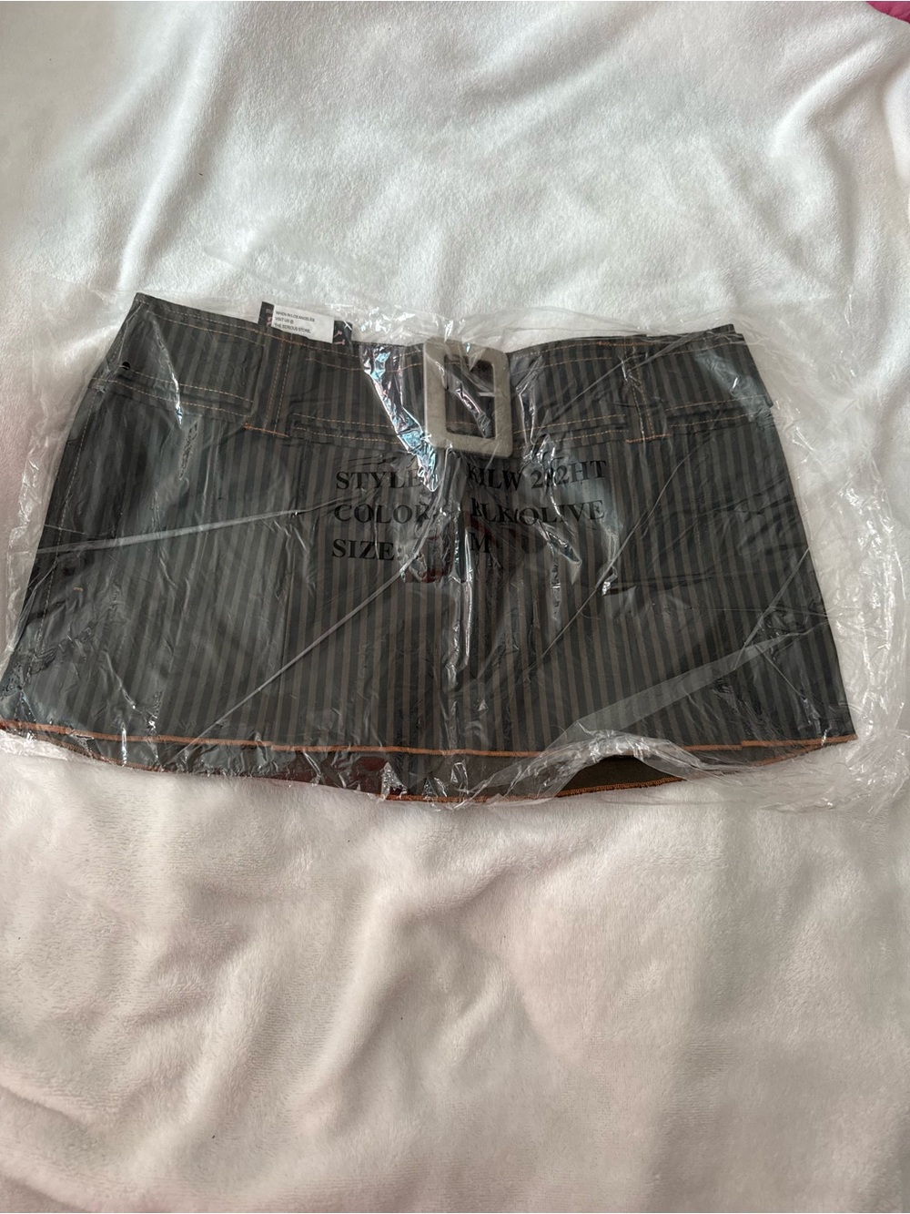 Vintage SeriousPinstripe Mini Skirt with Buckle Detail - Black/dark olive green